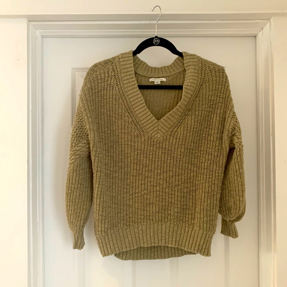 American Eagle sweater- loose, slight balloon sleeve. Beautiful olive color